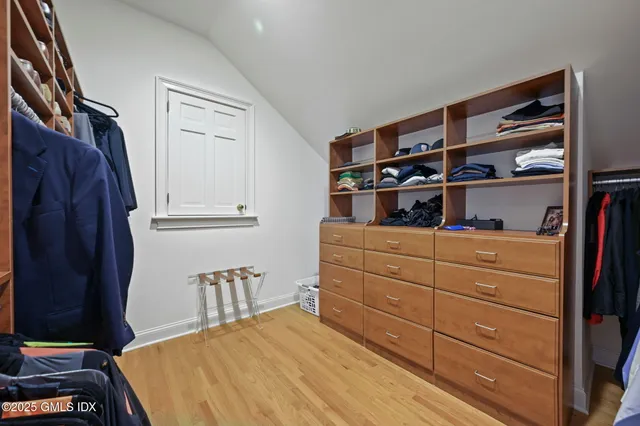 $4,500,000 | 12 Wooddale Road, Greenwich, CT 06830