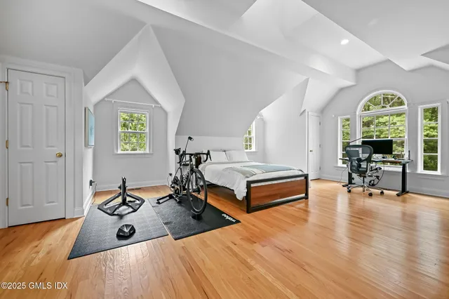 $4,500,000 | 12 Wooddale Road, Greenwich, CT 06830