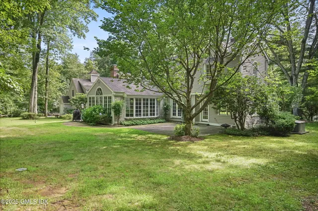 $4,500,000 | 12 Wooddale Road, Greenwich, CT 06830