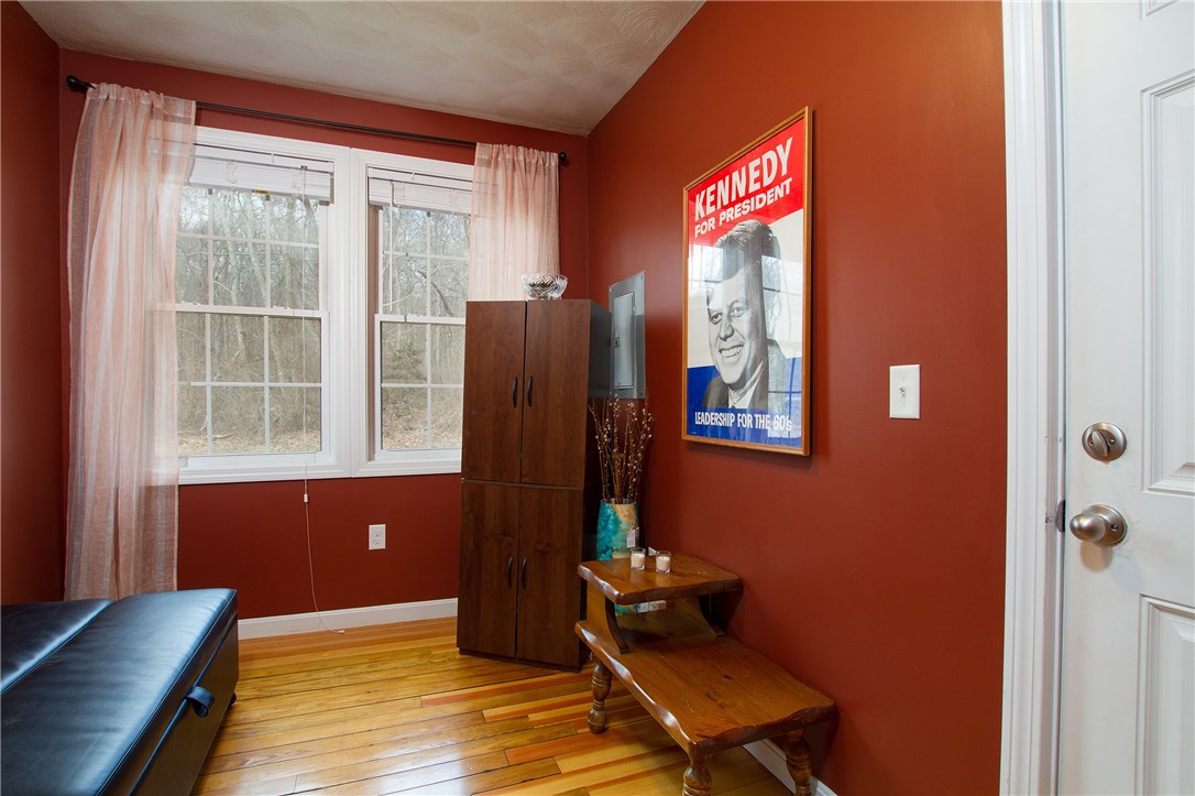 597 Middlebridge Road South Kingstown, RI 02879 - Photo 16 of 18