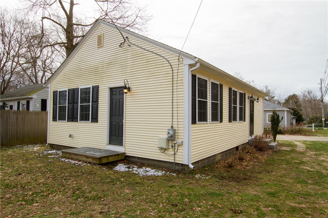 597 Middlebridge Road South Kingstown, RI 02879 - Photo 2 of 18