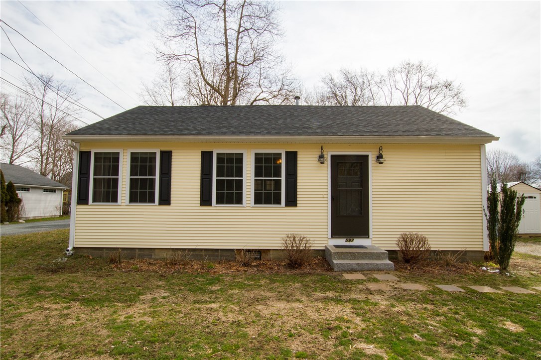 597 Middlebridge Road South Kingstown, RI 02879 - Photo 3 of 18