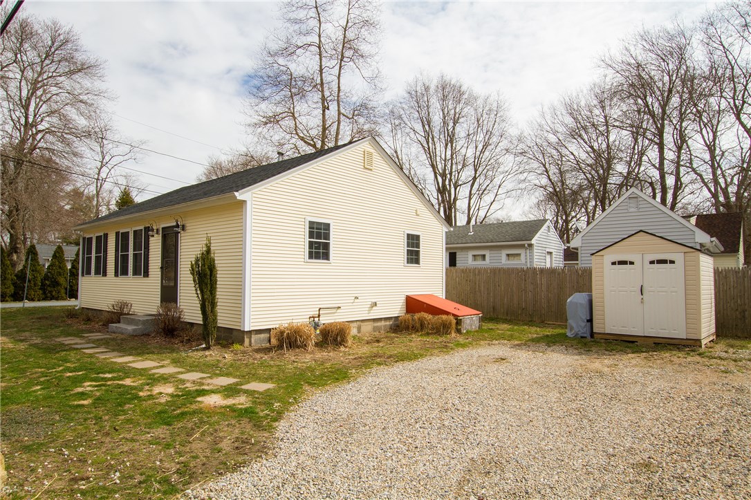597 Middlebridge Road South Kingstown, RI 02879 - Photo 4 of 18