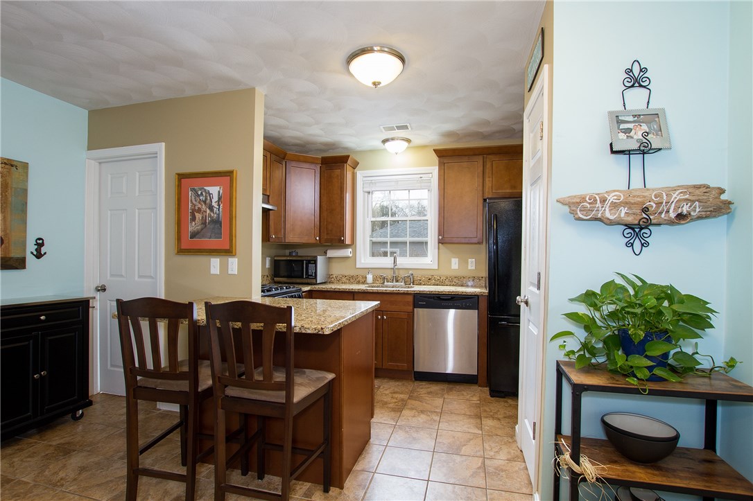 597 Middlebridge Road South Kingstown, RI 02879 - Photo 7 of 18