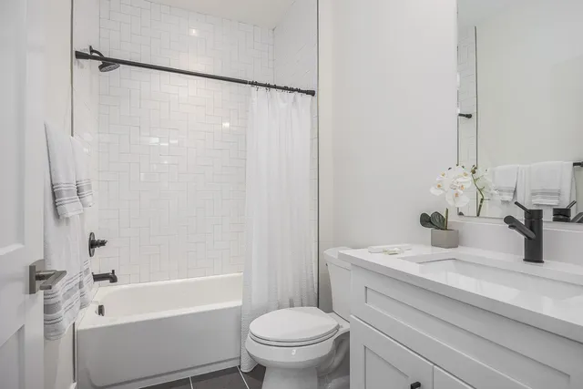 $3,700 | 206 Ben Allen Road, Unit 7, Nashville, TN 37207