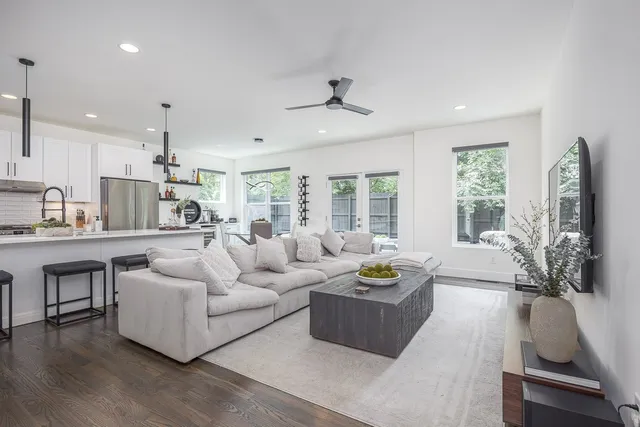 $3,700 | 206 Ben Allen Road, Unit 7, Nashville, TN 37207