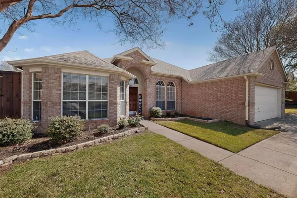 $399,900 | 734 River Oak Way, Lake Dallas, TX 75065