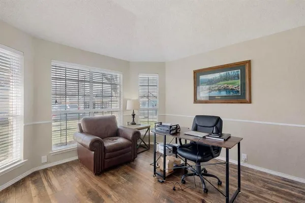 $399,900 | 734 River Oak Way, Lake Dallas, TX 75065