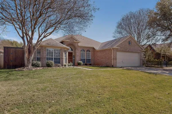$399,900 | 734 River Oak Way, Lake Dallas, TX 75065