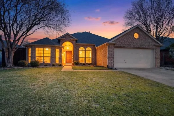 $399,900 | 734 River Oak Way, Lake Dallas, TX 75065