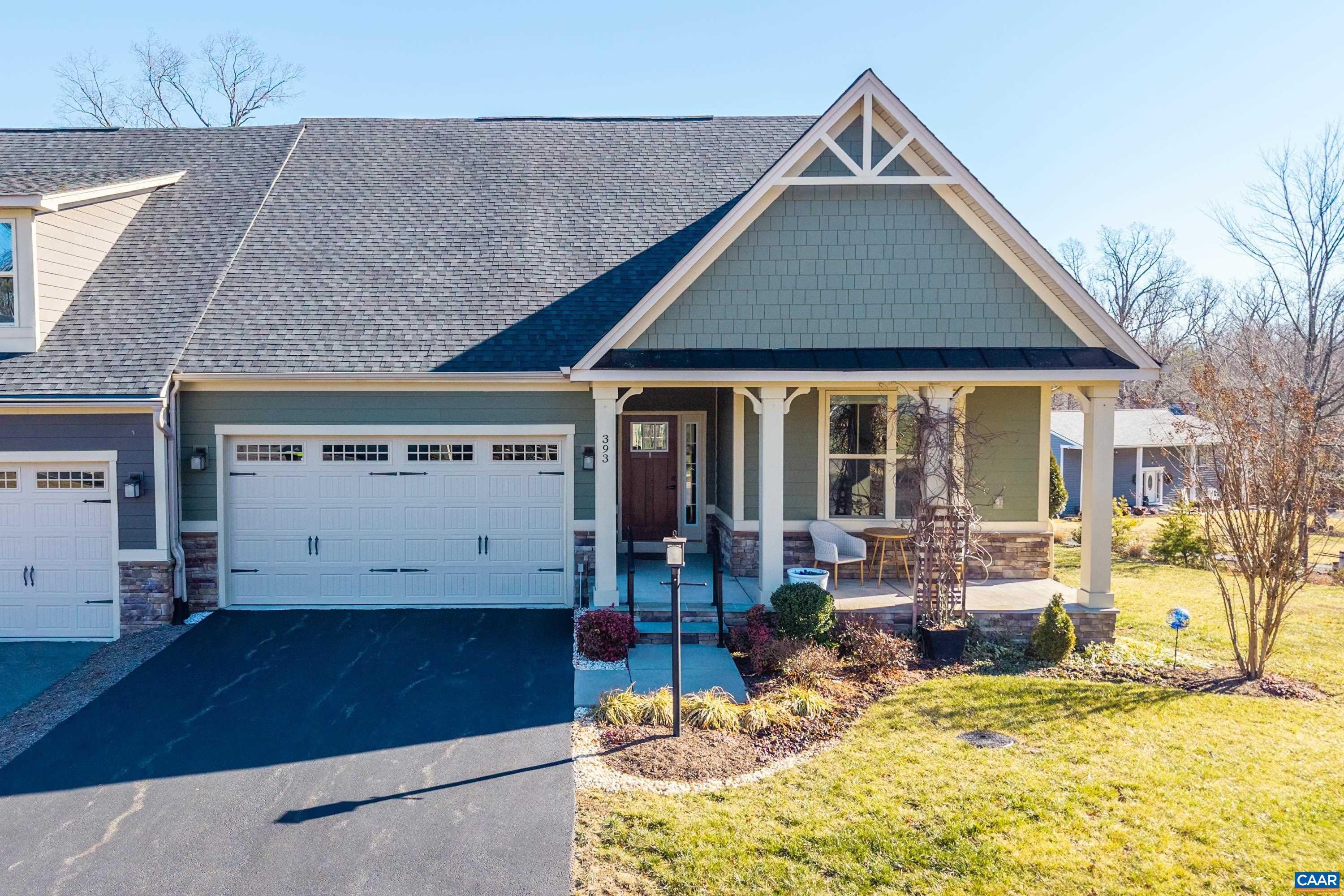 4 bedrooms, 4 full baths,exterior grounds maintenance included