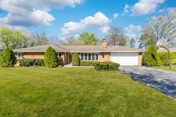 $665,000 | 404 Tomah Avenue, Prospect Heights, IL 60070