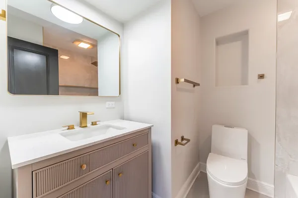 $665,000 | 404 Tomah Avenue, Prospect Heights, IL 60070