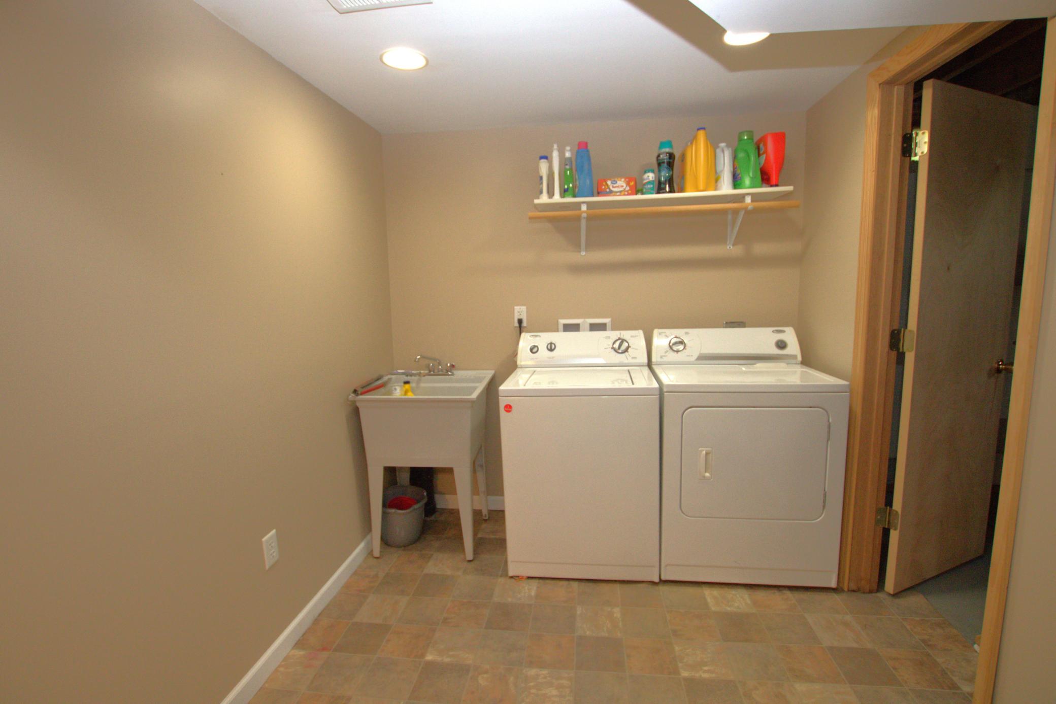 616 7th Street Northeast Staples, MN 56479 - Photo 23 of 28