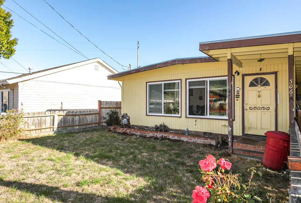 506 4th Avenue Rio Dell, CA 95562 - Photo 11 of 25