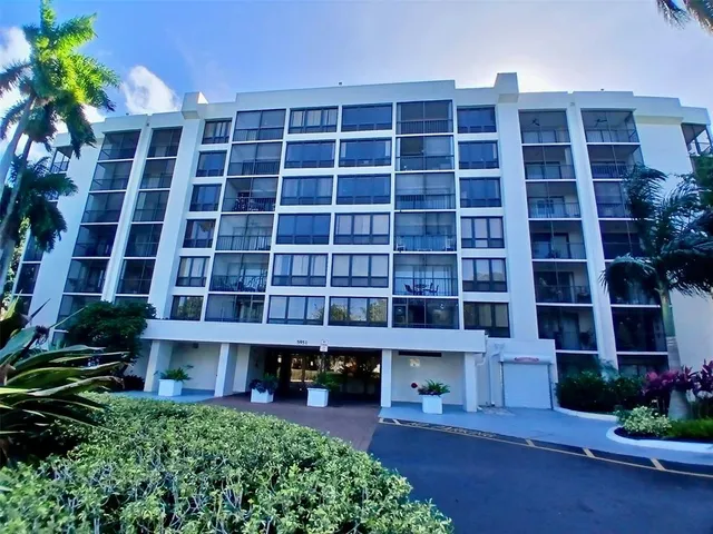 $2,300 | 5951 Wellesley Park Drive, Unit 201, Boca Raton, FL 33433