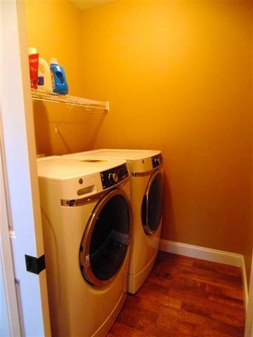 342 Duke Road Perry, GA 31069 - Photo 22 of 34 a utility room with dryer and washer