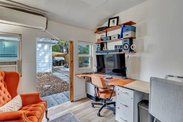 $239,900 | 1828 Portland Avenue, Fort Worth, TX 76102