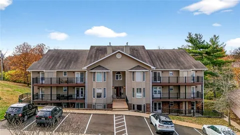 $225,000 | 4525 Eli Drive, Unit F, St. Louis, MO 63128