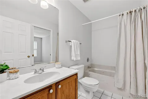 $225,000 | 4525 Eli Drive, Unit F, St. Louis, MO 63128