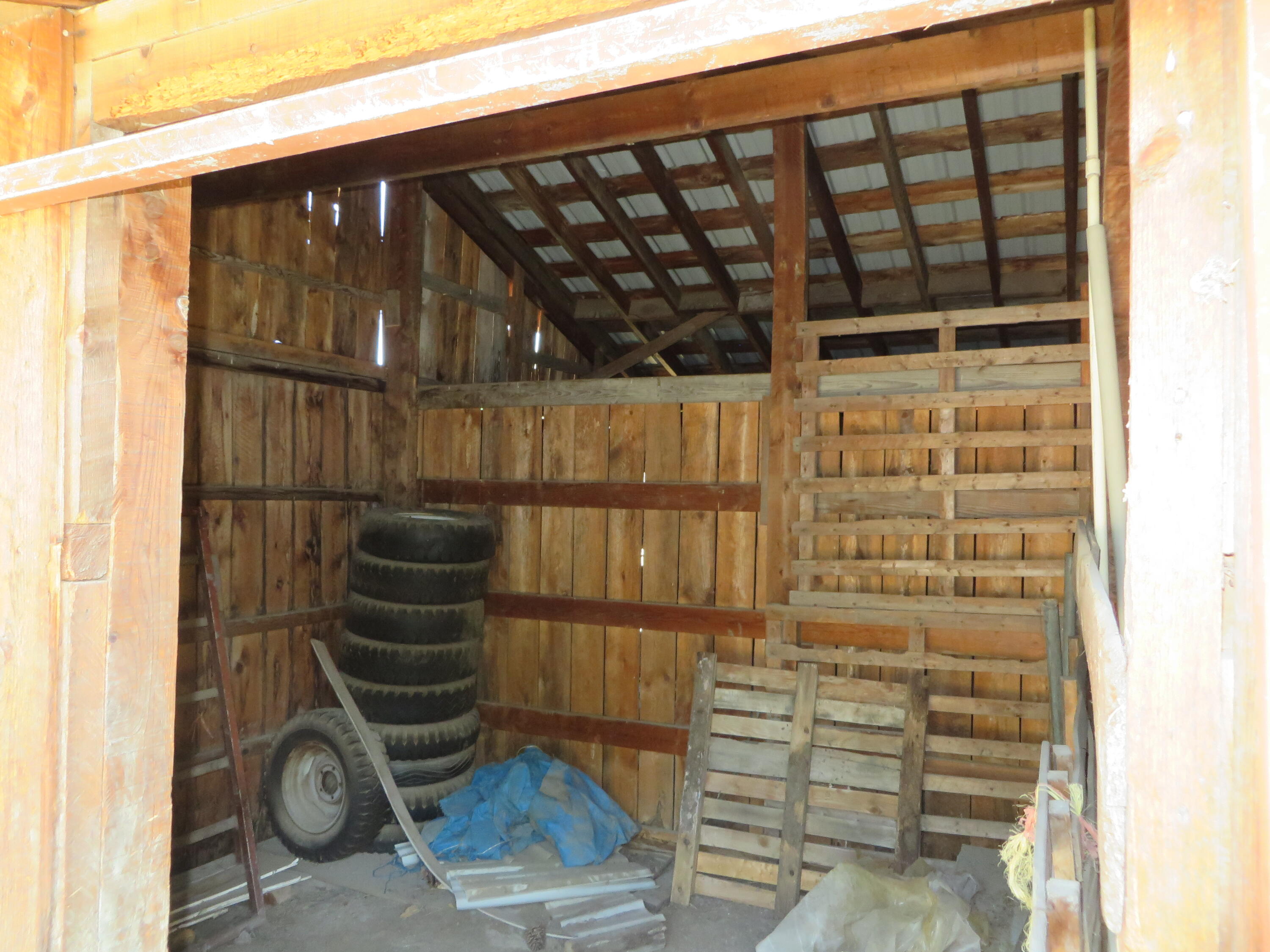 40020 9 Mile Road Chiloquin, OR 97624 - Photo 48 of 54 Inside the barn