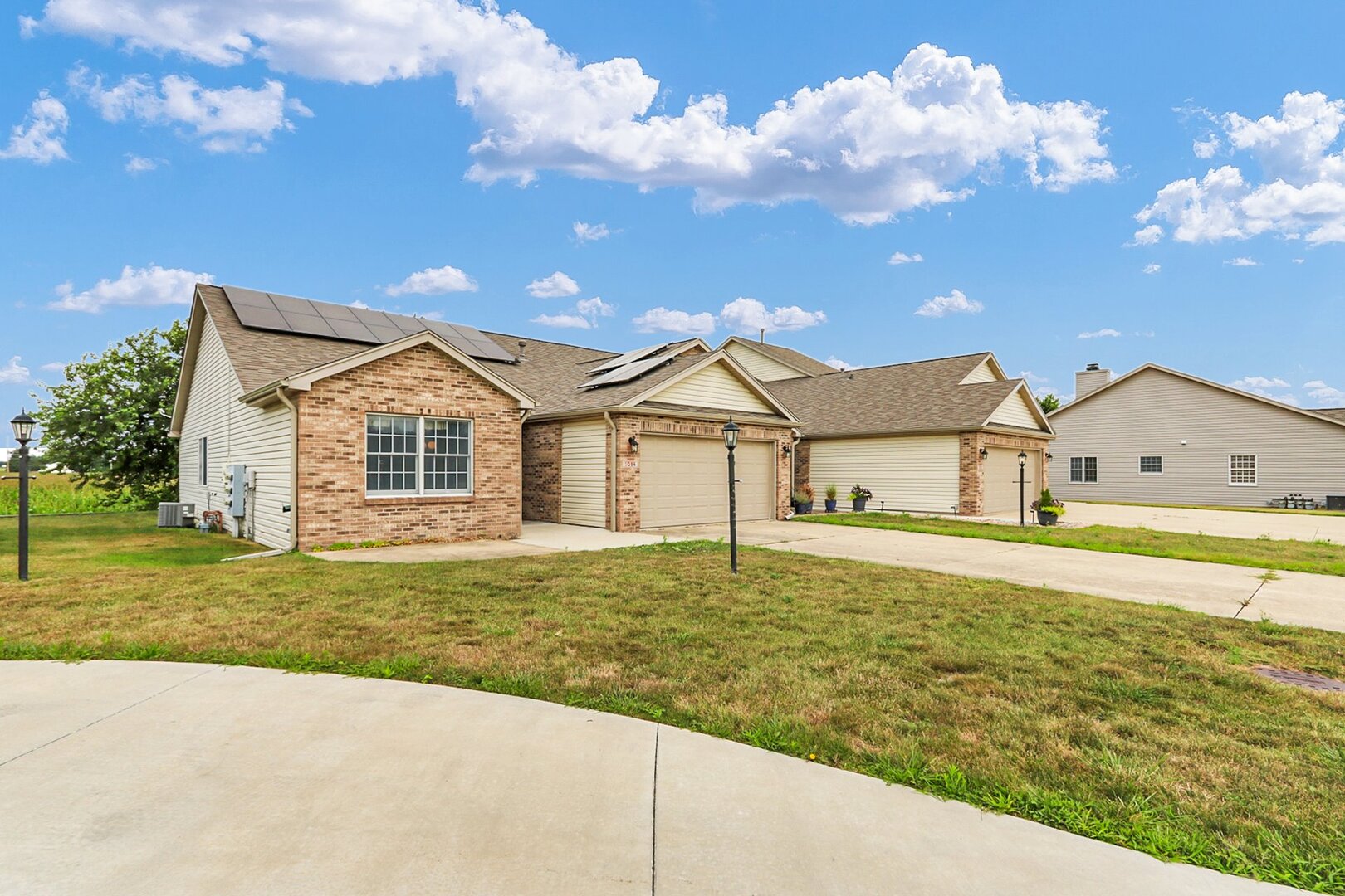 1614 Windward Point, Unit 1 Champaign, IL 61821 - Photo 15 of 50 Gallery Image 15