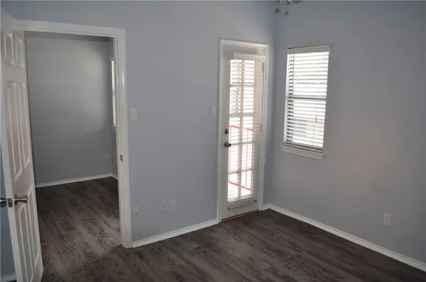 $2,100 | 706 West 22nd Street, Unit 305, Austin, TX 78705