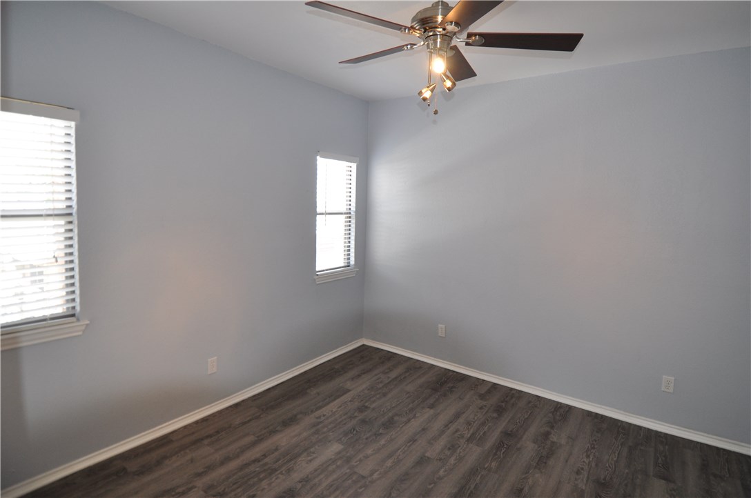 706 West 22nd Street, Unit 305 Austin, TX 78705 - Photo 13 of 20 Master bedroom - light and spacious