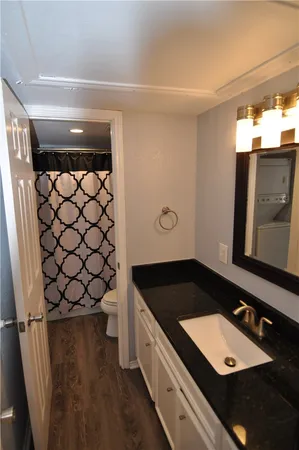 $2,100 | 706 West 22nd Street, Unit 305, Austin, TX 78705