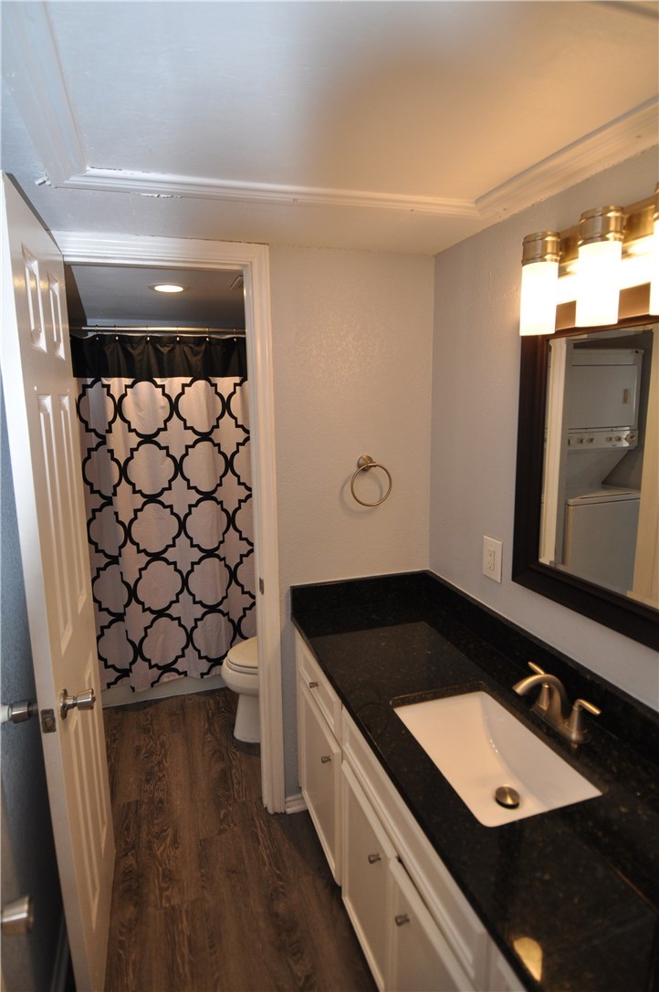 706 West 22nd Street, Unit 305 Austin, TX 78705 - Photo 16 of 20 Bathroom