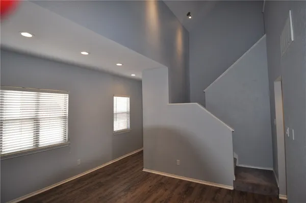 $2,100 | 706 West 22nd Street, Unit 305, Austin, TX 78705