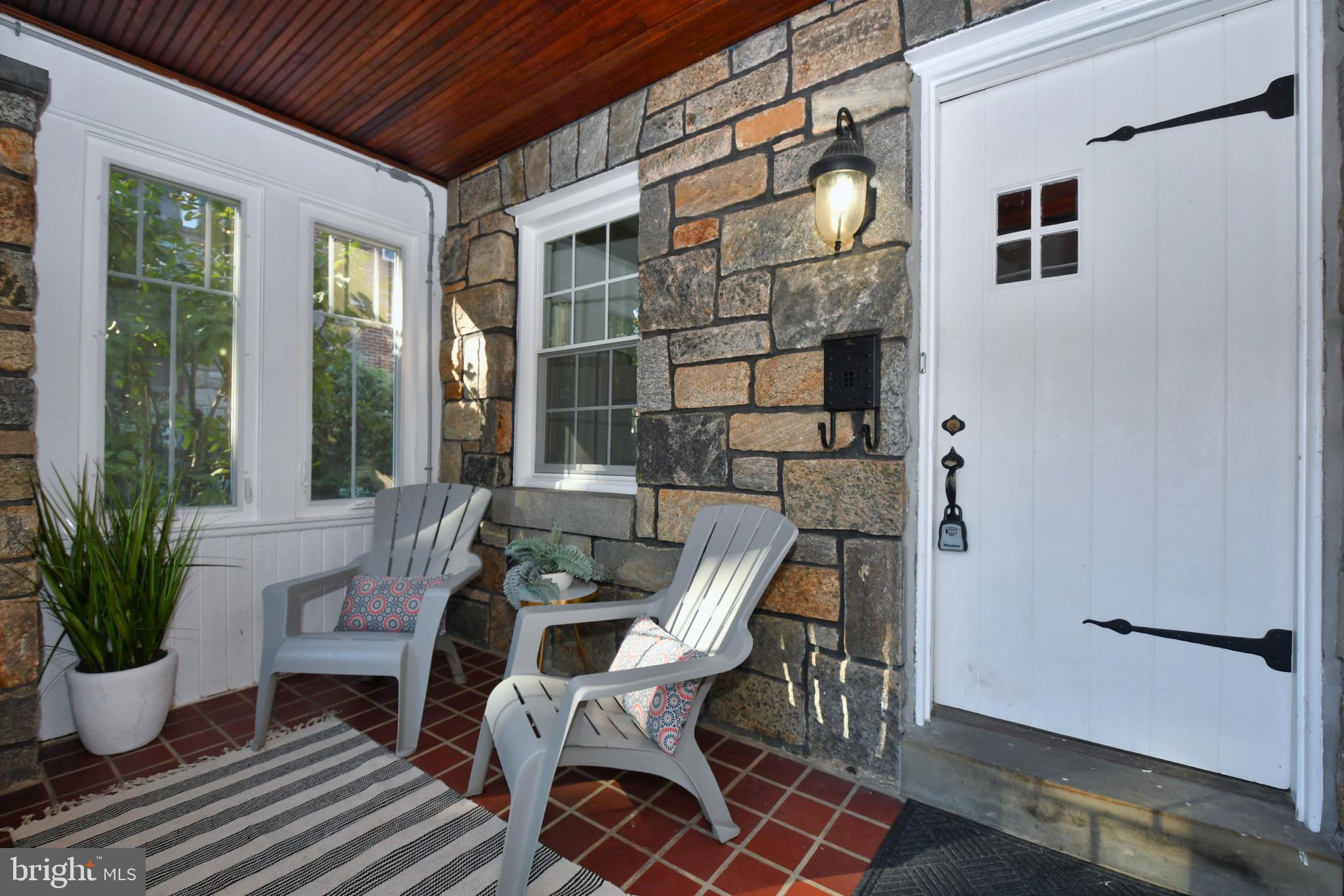 322 Hopkins Road Baltimore, MD 21212 - Photo 5 of 50 Secluded Front Porch