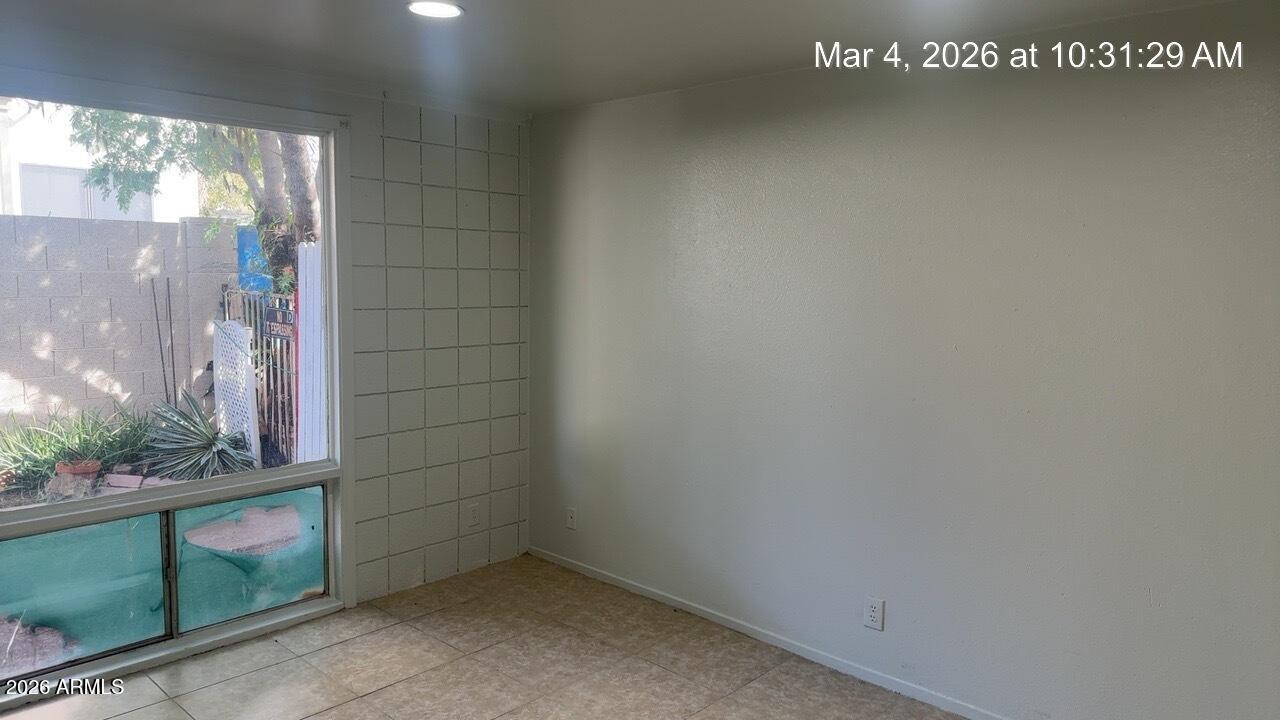 2026 West Cactus Road, Unit A Phoenix, AZ 85029 - Photo 7 of 9 IMG_2243