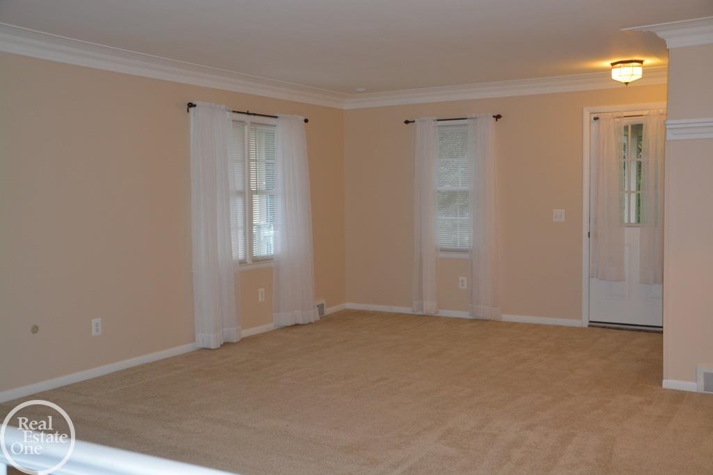 2748 West Tienken Road Rochester Hills, MI 48306 - Photo 5 of 8