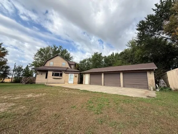 $389,000 | 91224 510th Avenue, Windom, MN 56101