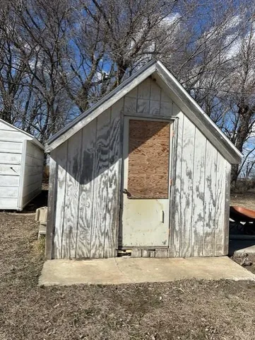 $395,000 | 91224 510th Avenue, Windom, MN 56101