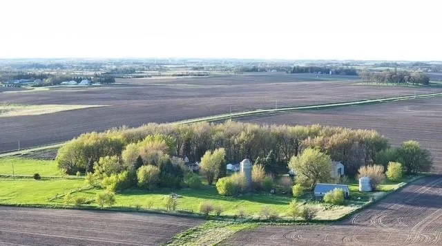 $395,000 | 91224 510th Avenue, Windom, MN 56101
