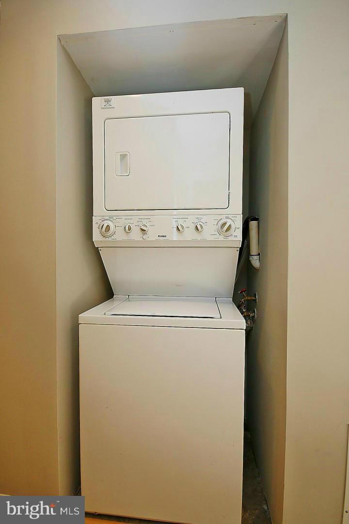 5902 Queenston Street, Unit K Springfield, VA 22152 - Photo 19 of 24 Washer & Dryer