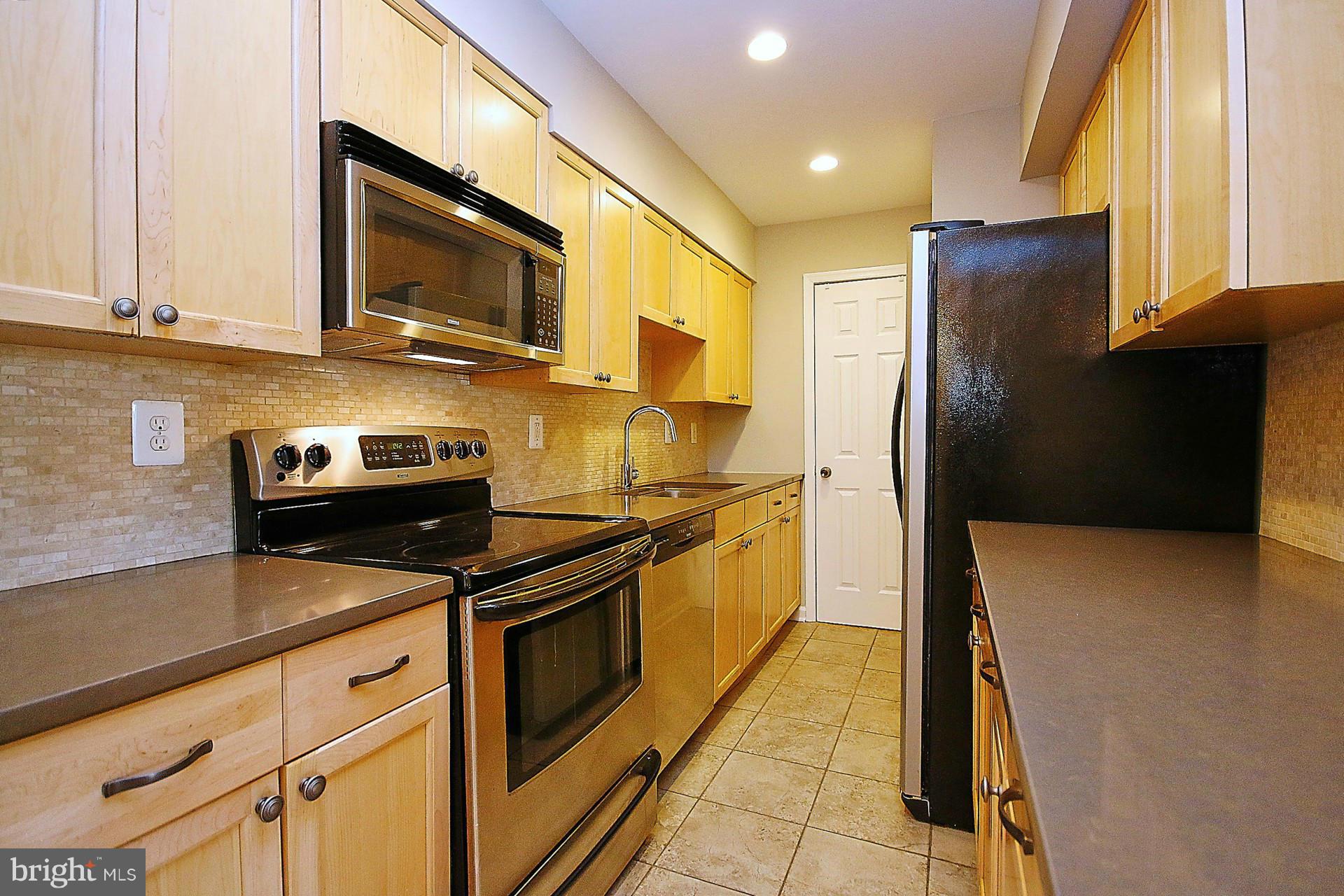 5902 Queenston Street, Unit K Springfield, VA 22152 - Photo 8 of 24 Kitchen