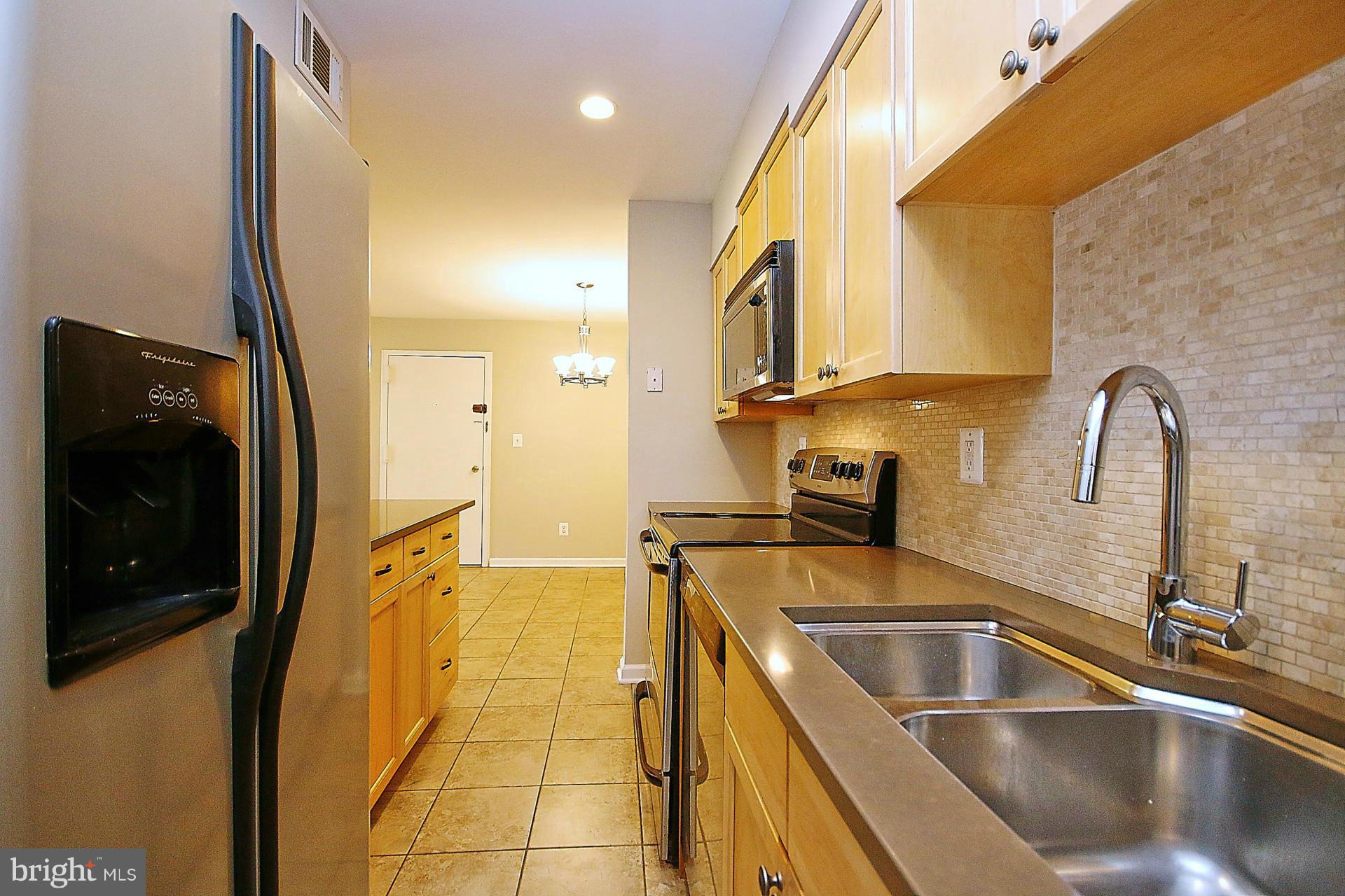 5902 Queenston Street, Unit K Springfield, VA 22152 - Photo 10 of 24 Kitchen