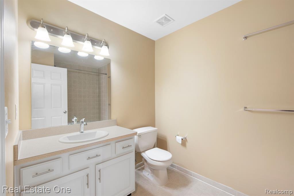 1845 Flagstone Circle Rochester, MI 48307 - Photo 18 of 29