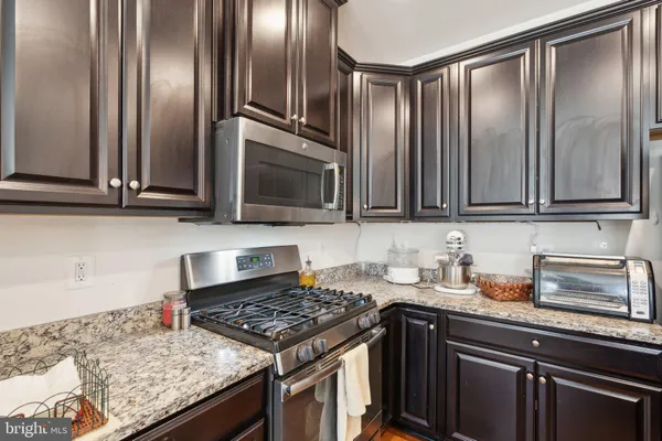 $2,500 | 42116 Piebald Square, Aldie, VA 20105
