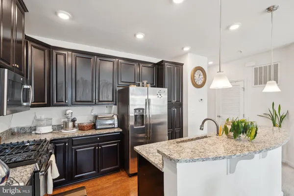 $2,500 | 42116 Piebald Square, Aldie, VA 20105