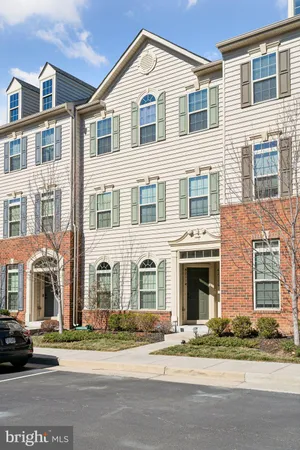 $2,500 | 42116 Piebald Square, Aldie, VA 20105