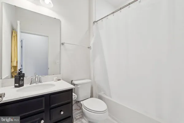 $2,500 | 42116 Piebald Square, Aldie, VA 20105