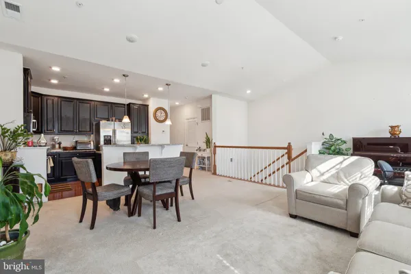 $2,500 | 42116 Piebald Square, Aldie, VA 20105