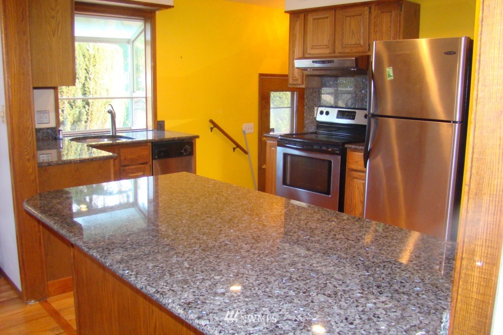 4143 Southwest Austin Street Seattle, WA 98136 - Photo 5 of 18 Gallery Image 5