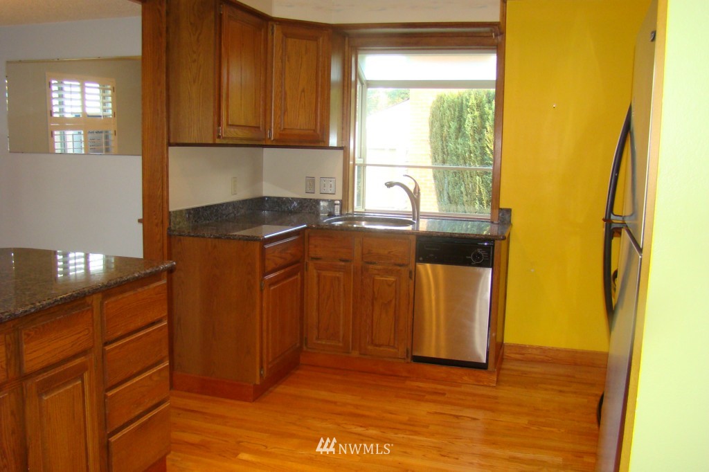 4143 Southwest Austin Street Seattle, WA 98136 - Photo 6 of 18 Gallery Image 6