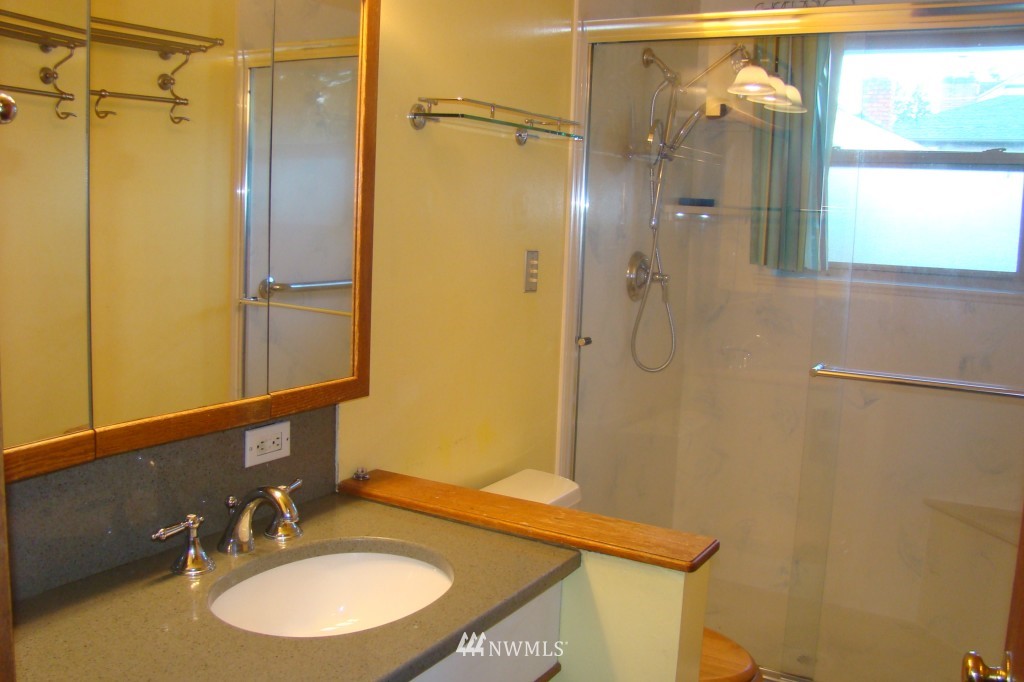 4143 Southwest Austin Street Seattle, WA 98136 - Photo 8 of 18 Gallery Image 8