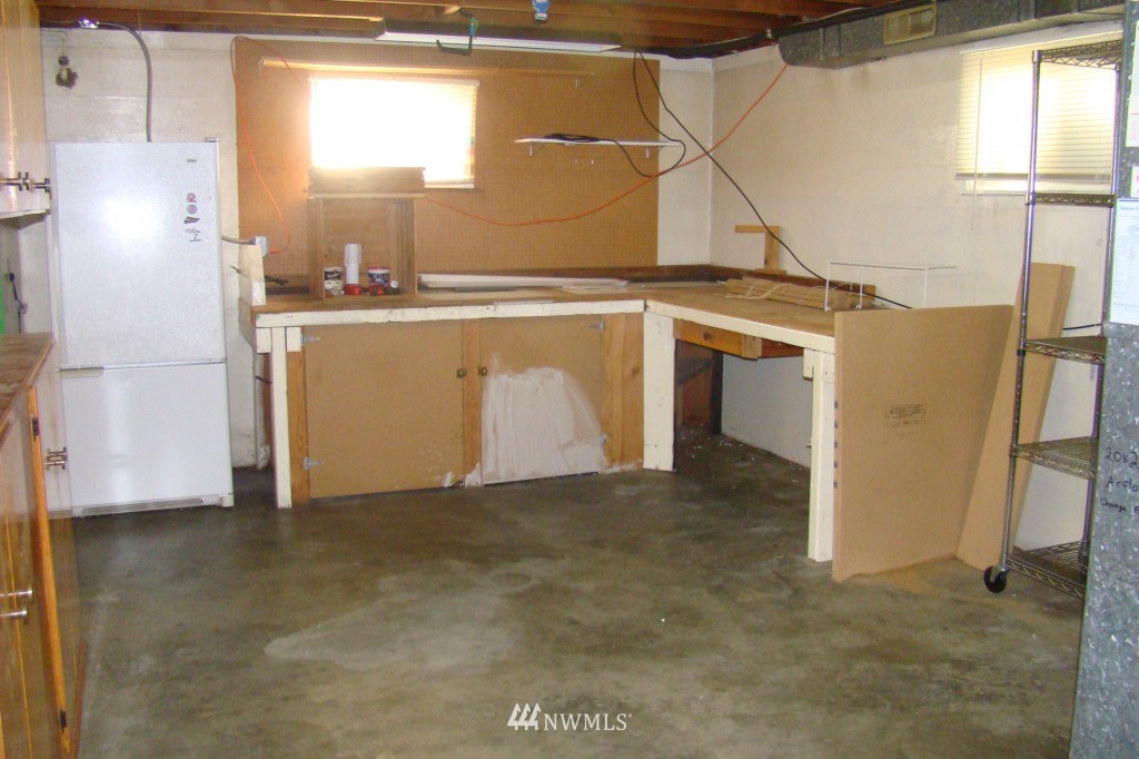 4143 Southwest Austin Street Seattle, WA 98136 - Photo 10 of 18 Gallery Image 10
